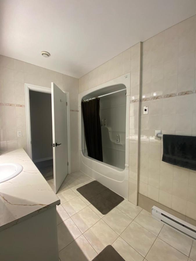 Private Room Lakeview House- Westmount Moncton Exteriör bild